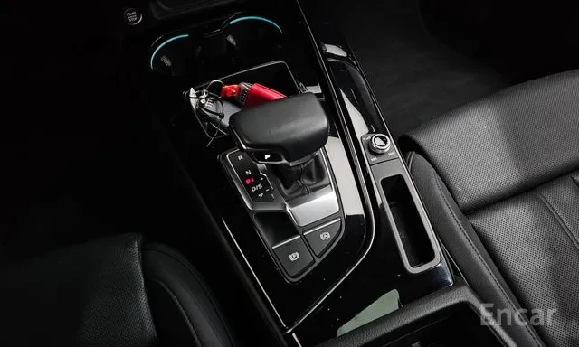 Audi A4 QUATTRO / 45 TFSI / S-LINE / HUD / DISTR / ЛИЗИНГ, снимка 9 - Автомобили и джипове - 55425225