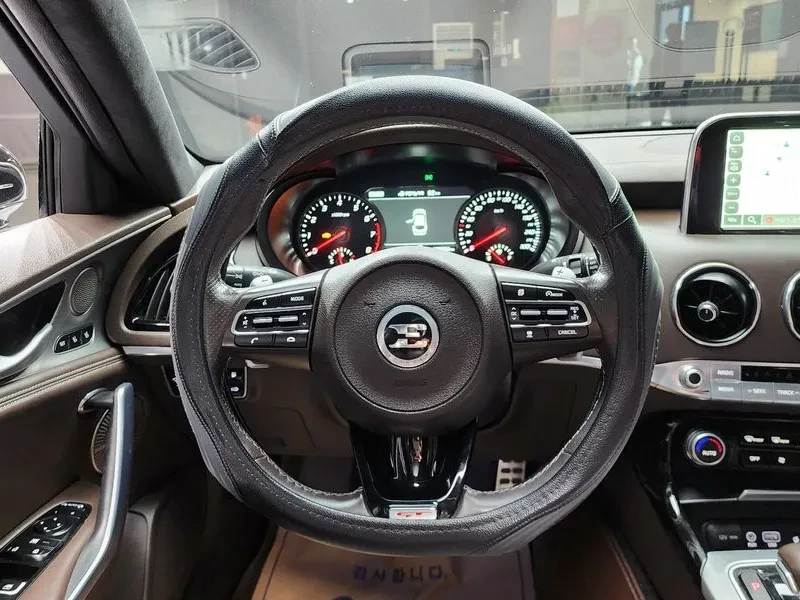 Kia Stinger 3.3 2WD GT - САМО 30% АВАНС , снимка 14 - Автомобили и джипове - 55888074