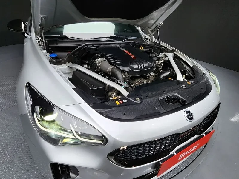 Kia Stinger 3.3 2WD GT - САМО 30% АВАНС , снимка 6 - Автомобили и джипове - 55888074