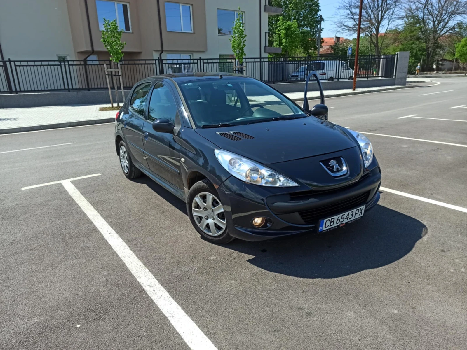 Peugeot 206 206 + 1.1 бензин - изображение 2
