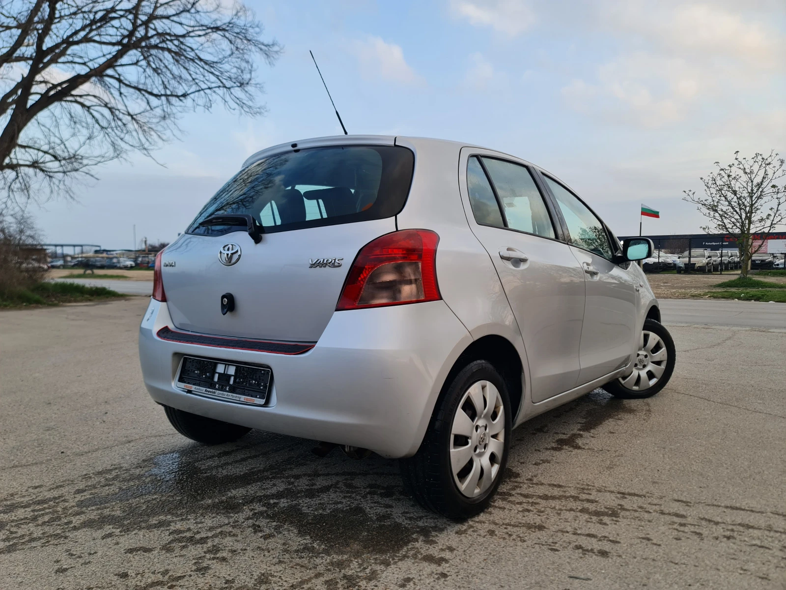 Toyota Yaris KATO ЧИСТО НОВА - изображение 5