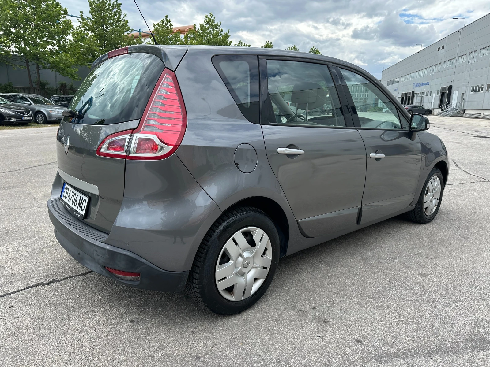 Renault Scenic 2.0i 140 к.с./ Газ - изображение 4