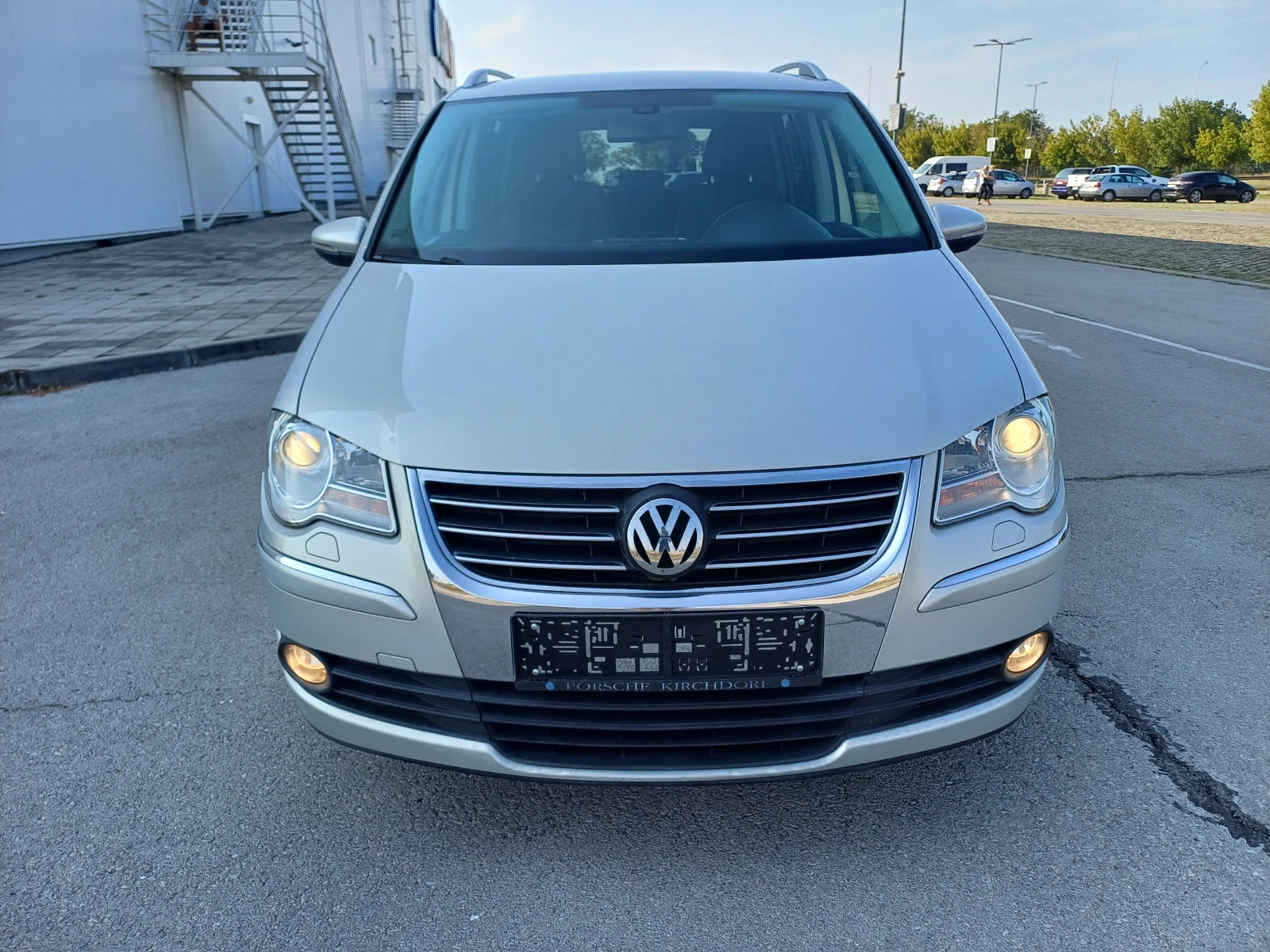 VW Touran Highline 1.9 TDI 6ск. - изображение 2