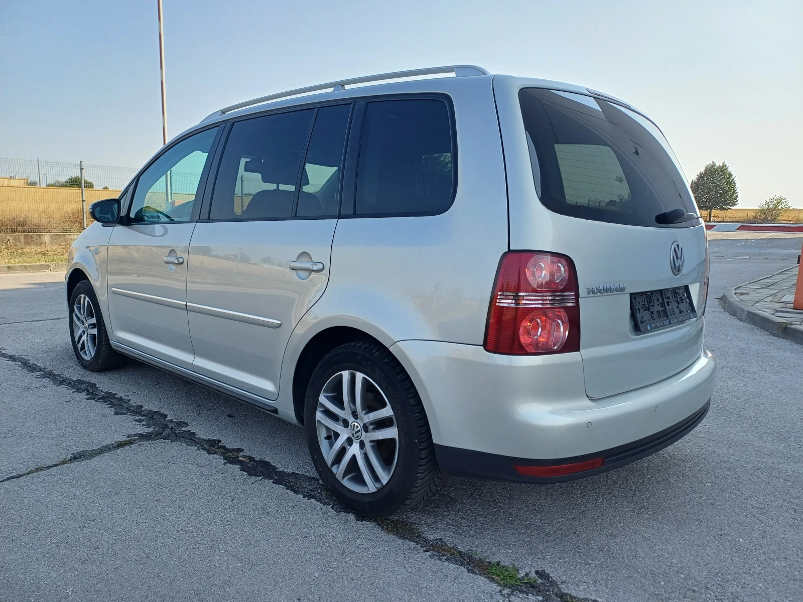 VW Touran Highline 1.9 TDI 6ск. - изображение 6