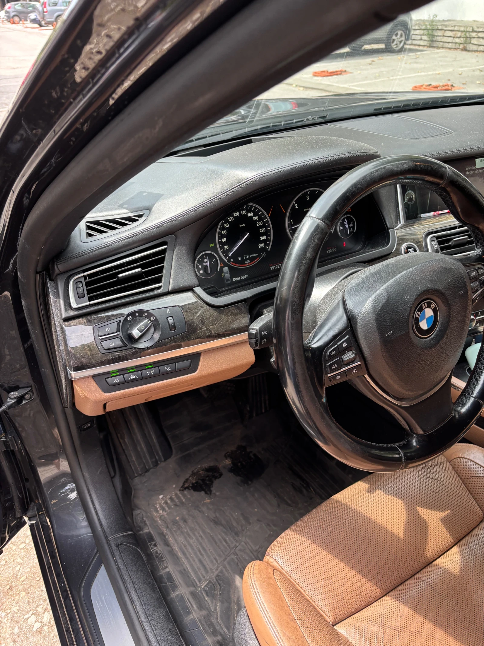 BMW 740 X-Drive - изображение 8