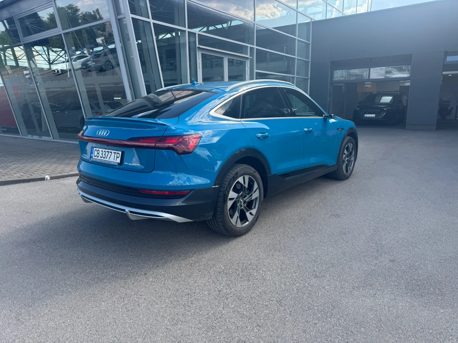 Audi E-Tron 55 Quattro  - изображение 3