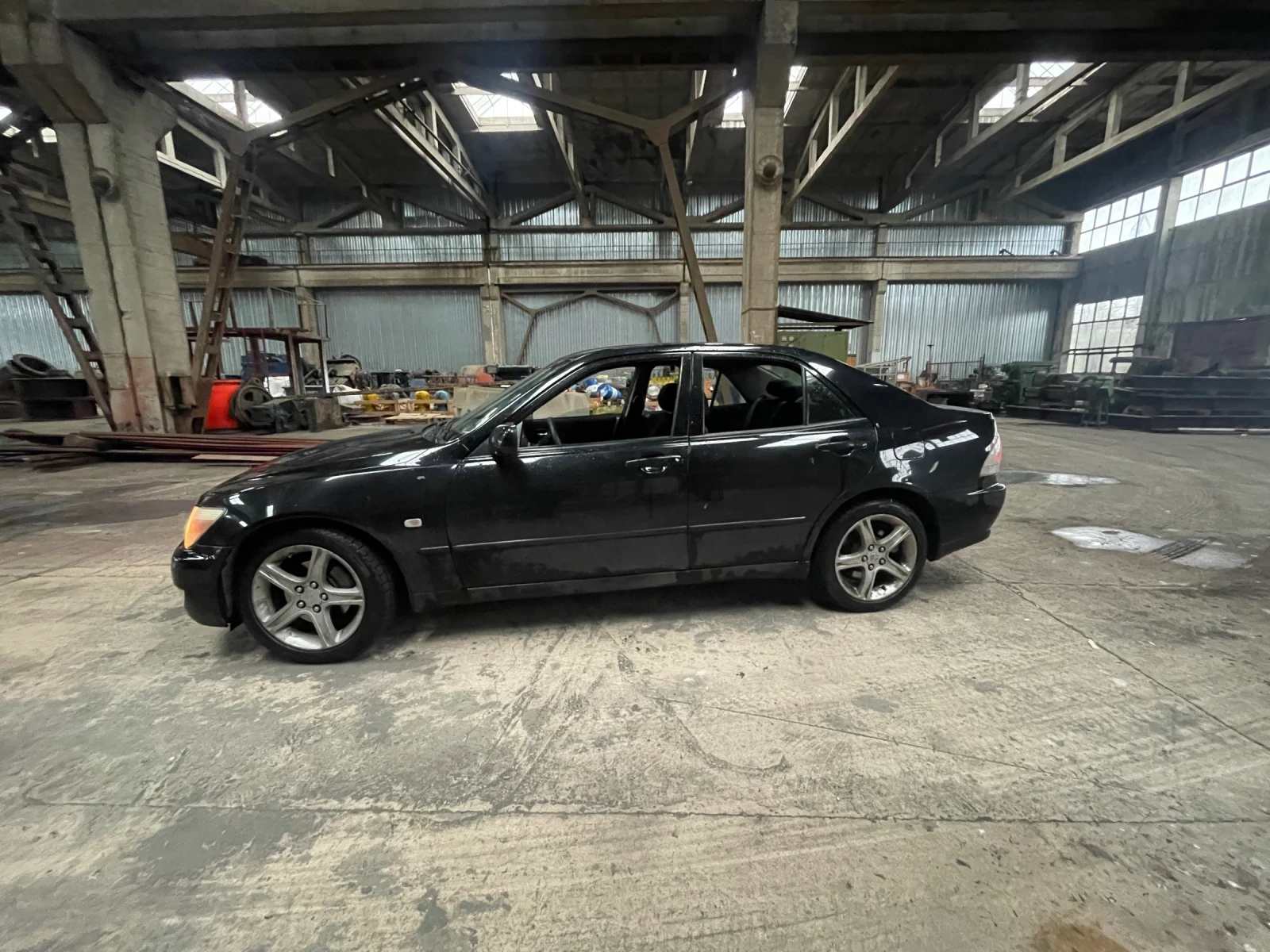 Lexus IS 200  - изображение 4