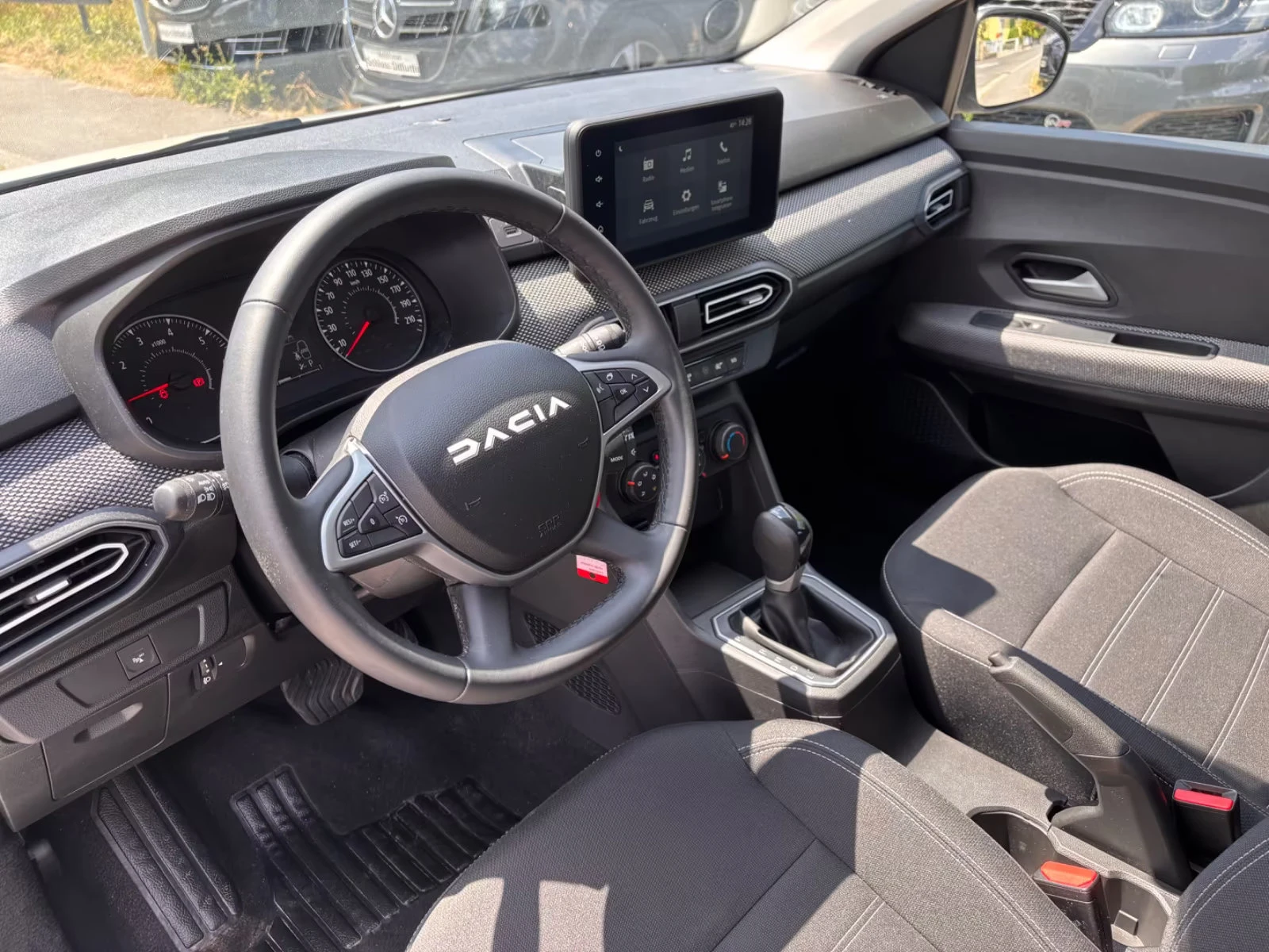 Dacia Sandero TCe90/91HP/EXPRESSION/AUTOMATIC/LED/L.ASSIST/826g - изображение 7