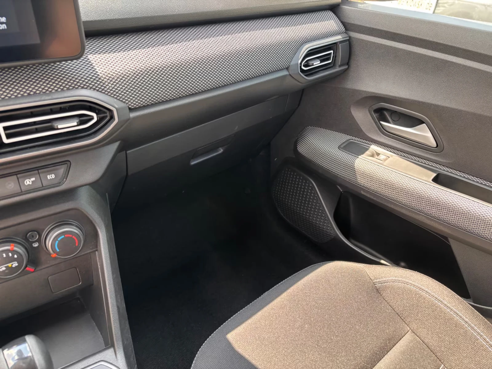 Dacia Sandero TCe90/91HP/EXPRESSION/AUTOMATIC/LED/L.ASSIST/826g | Mobile.bg � ����������� 13