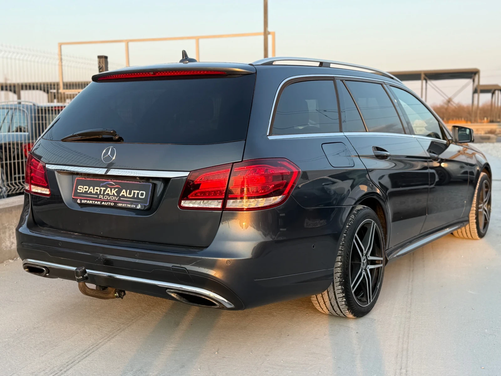 Mercedes-Benz E 350 * 2015г* FACE* 9G* AMG* Топ Състояние* Full Max* , снимка 5 - Автомобили и джипове - 53866716