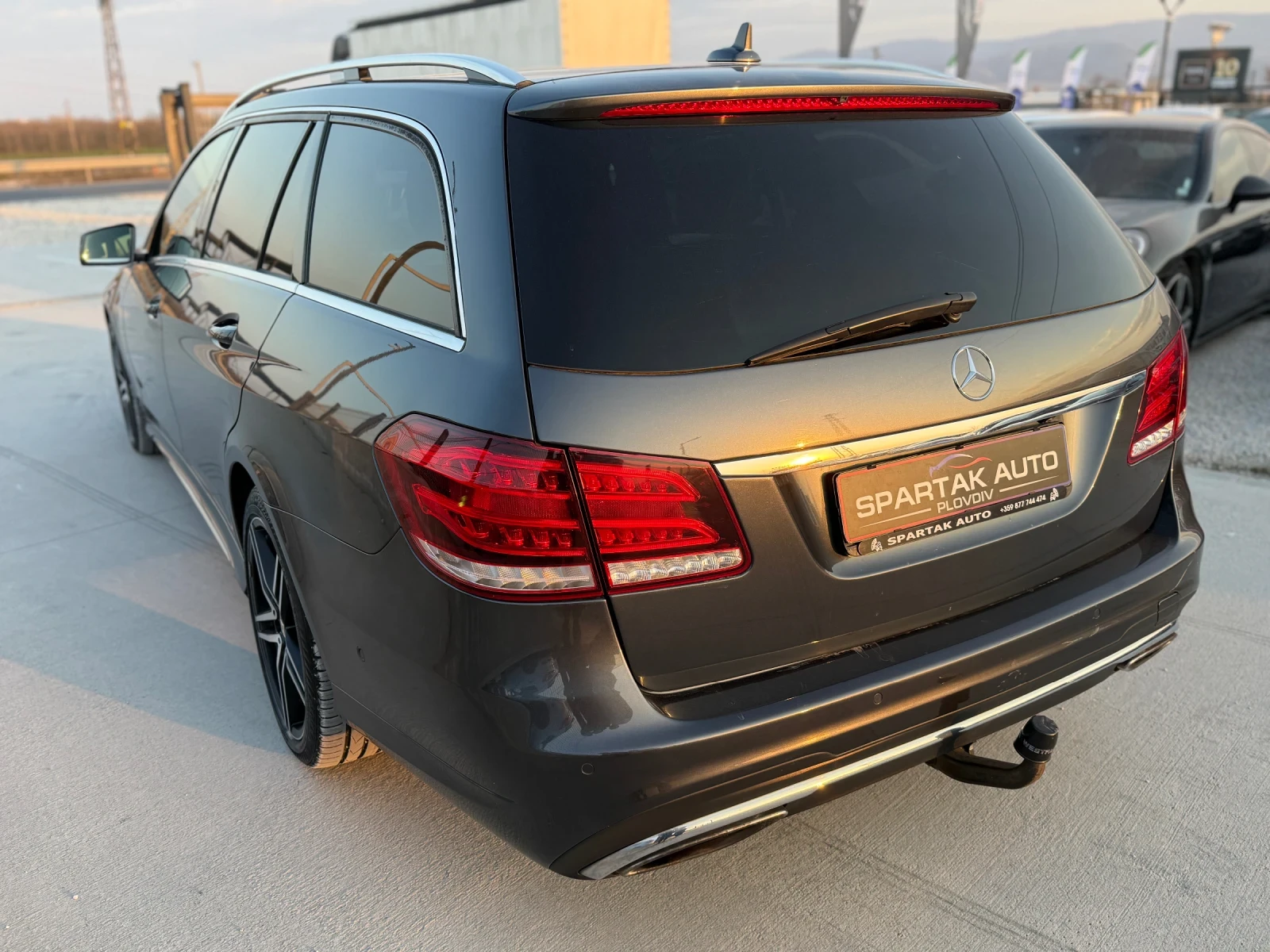 Mercedes-Benz E 350 * 2015г* FACE* 9G* AMG* Топ Състояние* Full Max* , снимка 6 - Автомобили и джипове - 53866716