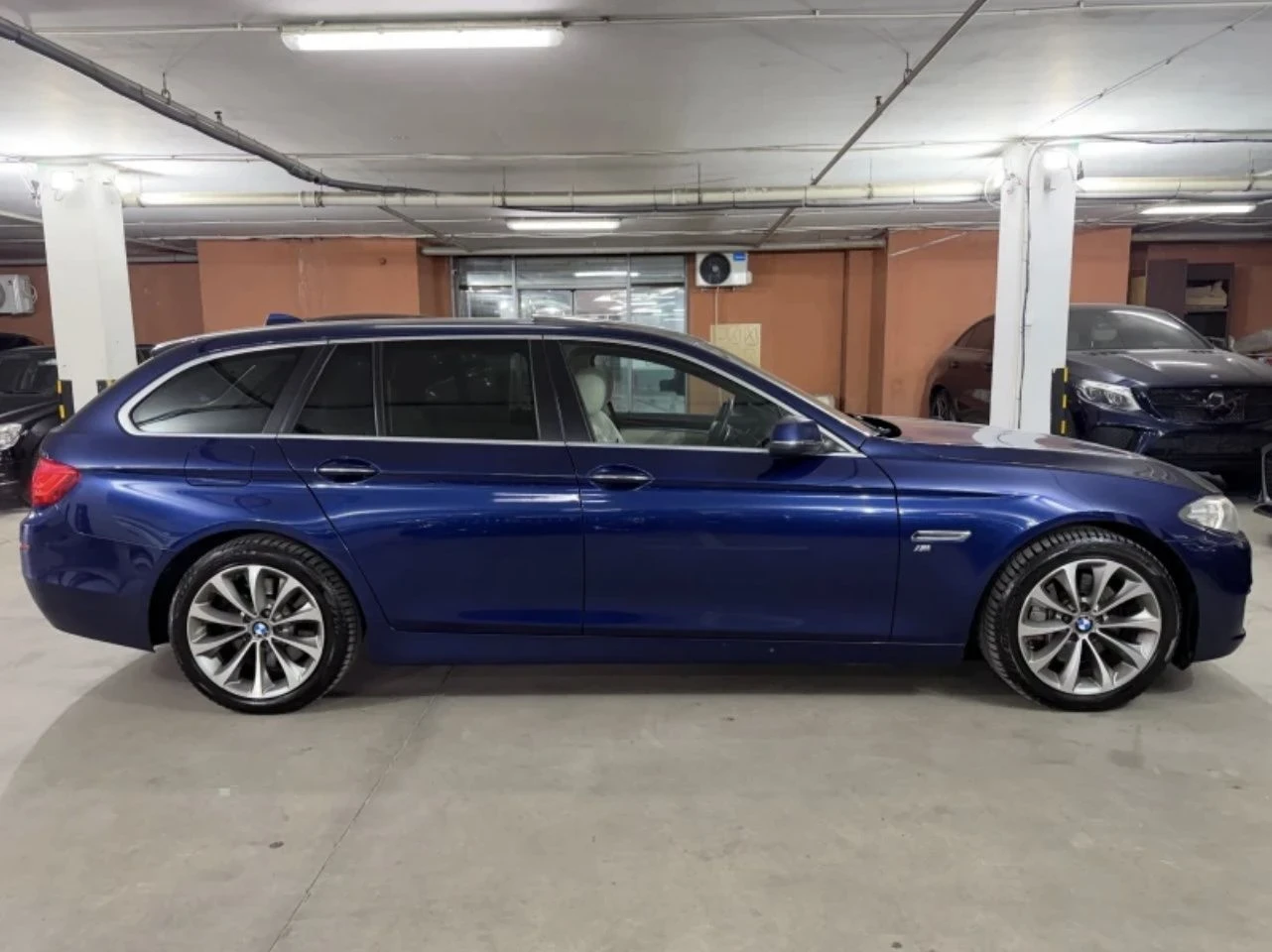 BMW 530 XDrive! ТОП! Keyless! Камера! , снимка 15 - Автомобили и джипове - 54984009