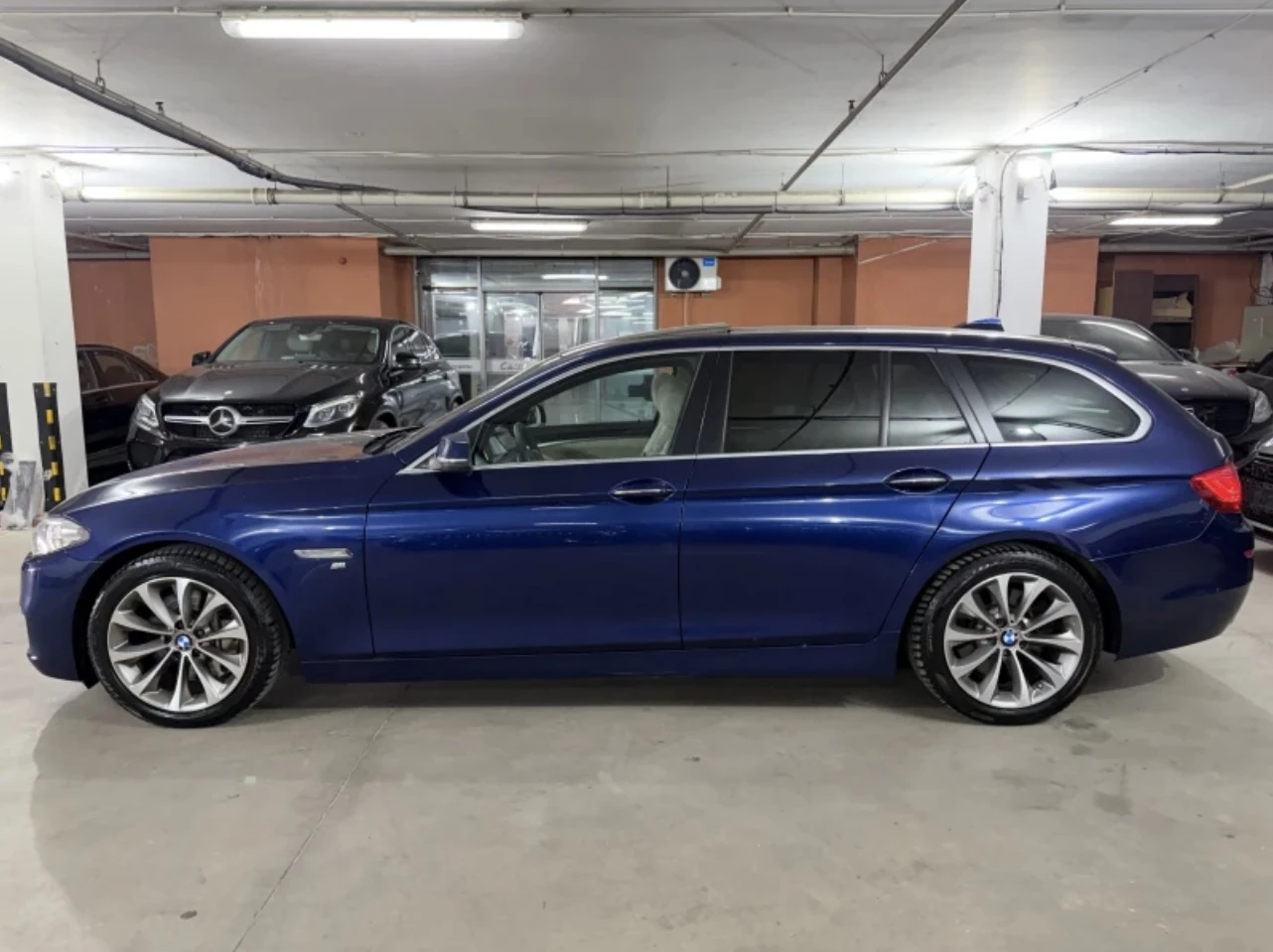 BMW 530 XDrive! ТОП! Keyless! Камера! , снимка 5 - Автомобили и джипове - 54071115