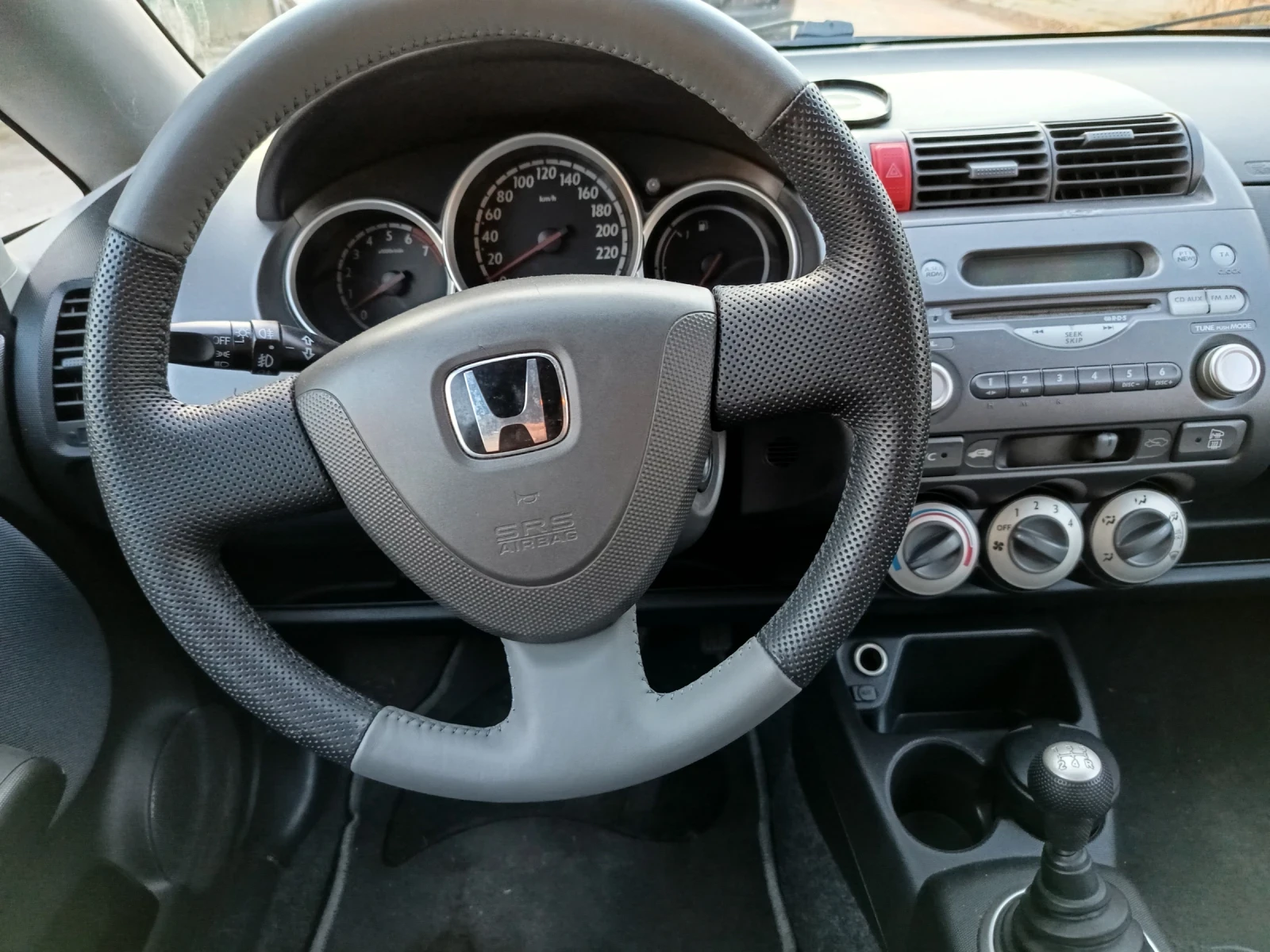 Honda Jazz 1.2 i. i-DSI, снимка 8 - Автомобили и джипове - 54167100