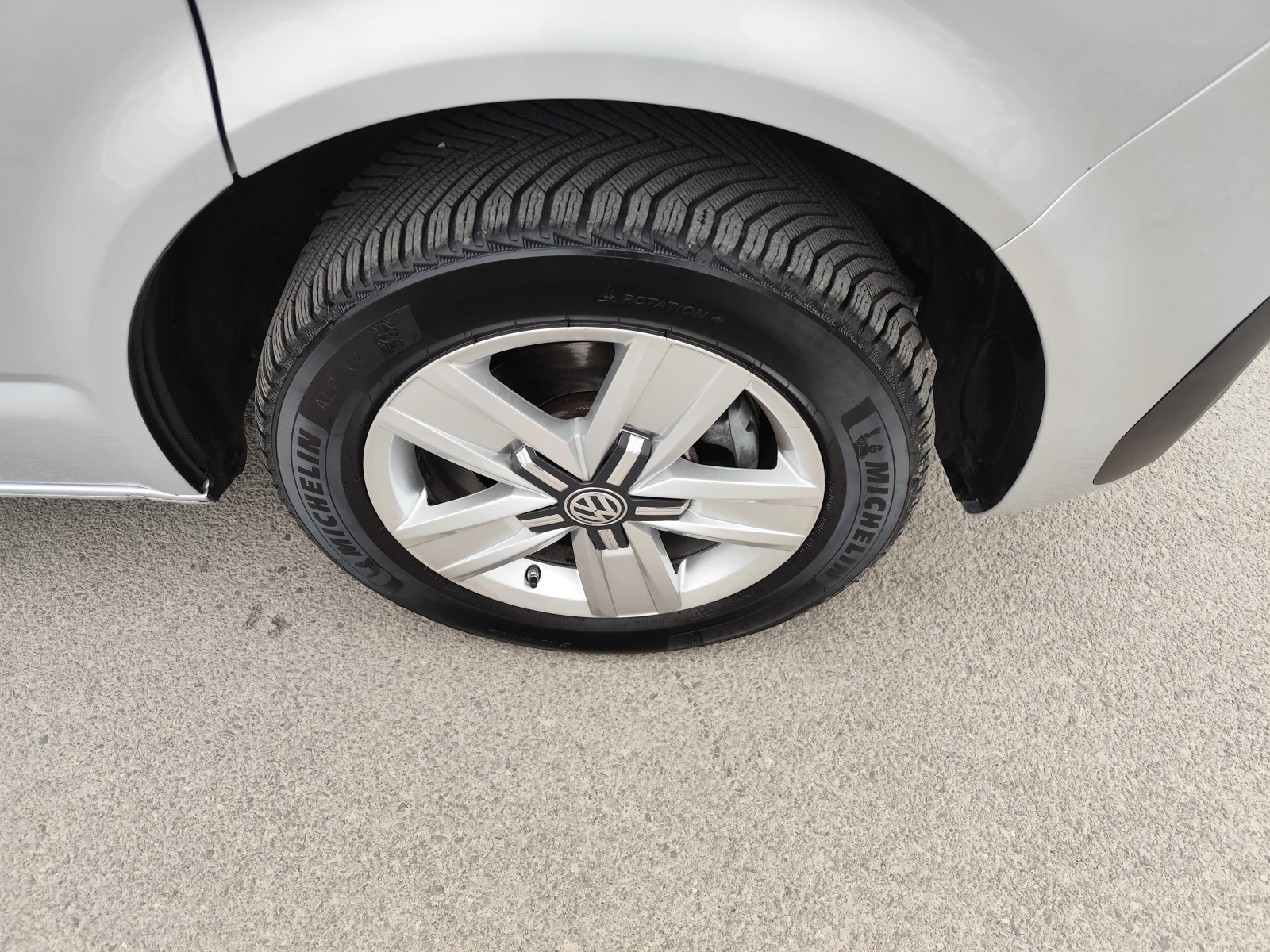 VW Multivan CARAVELLE* 2.0TDi* 9 MECTA* NAVI* EURO6D* , снимка 16 - Автомобили и джипове - 54213623