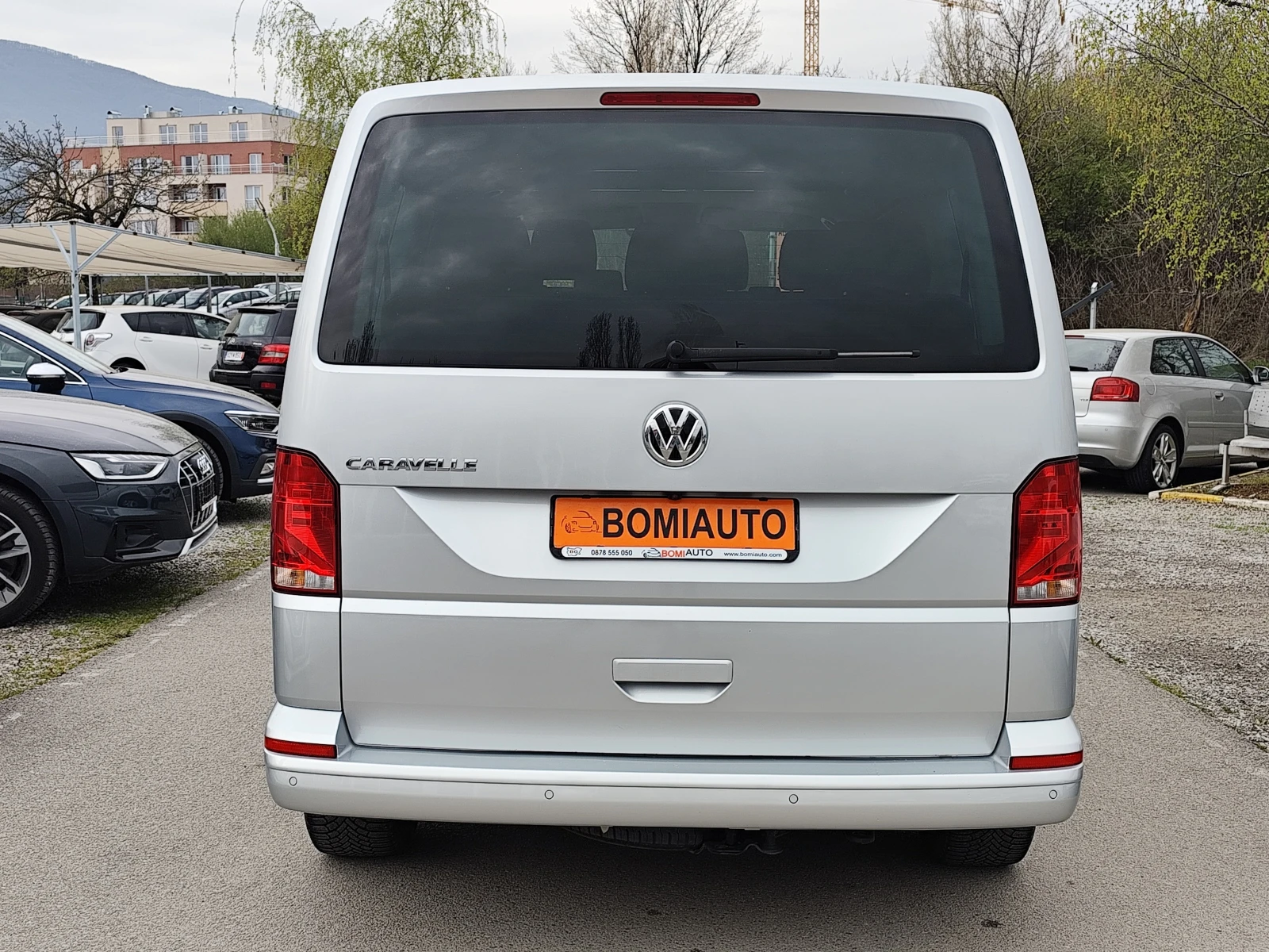 VW Multivan CARAVELLE* 2.0TDi* 9 MECTA* NAVI* EURO6D* , снимка 5 - Автомобили и джипове - 54213623