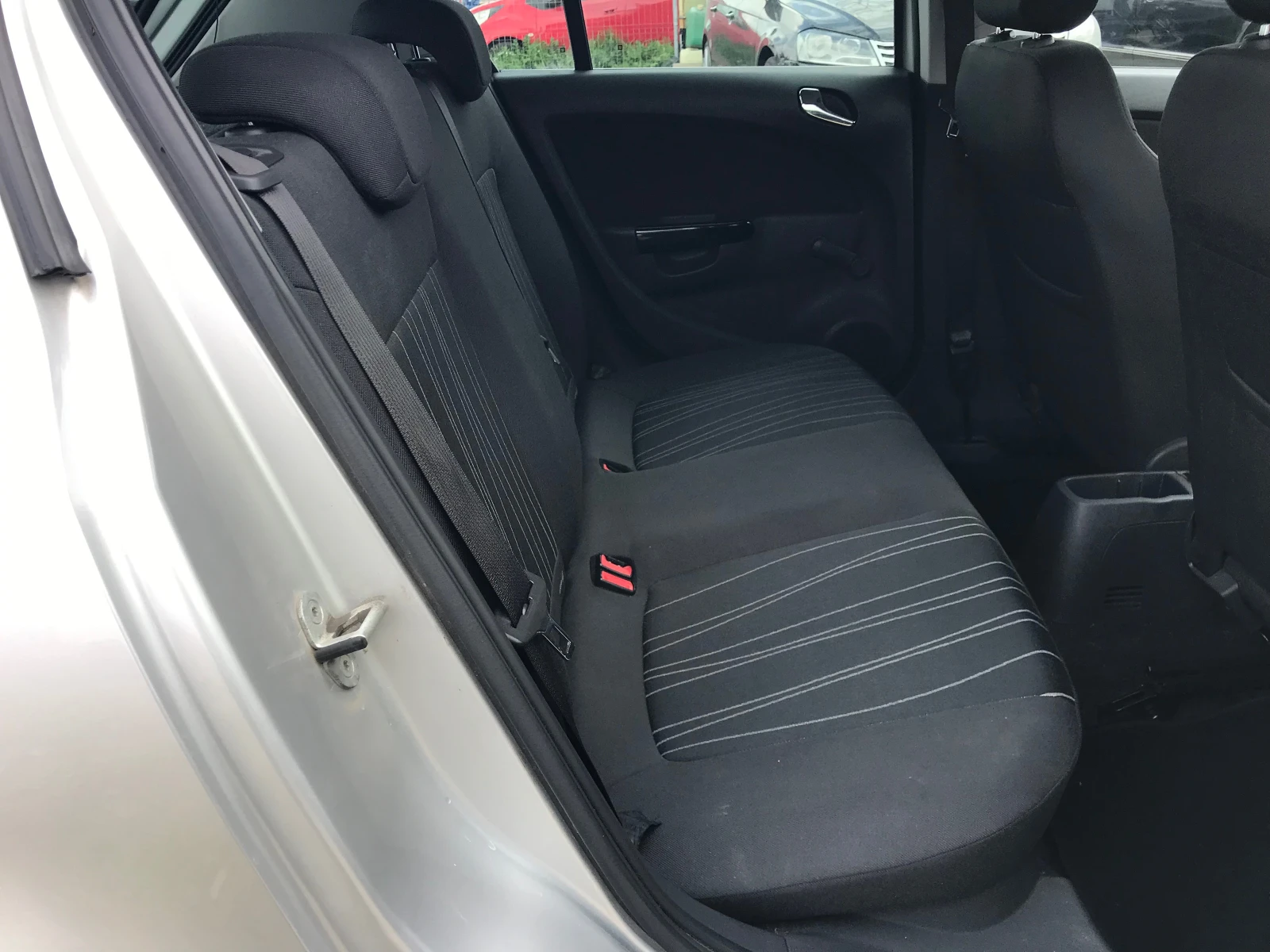 Opel Corsa 1.4i-87kc., снимка 12 - Автомобили и джипове - 54236160