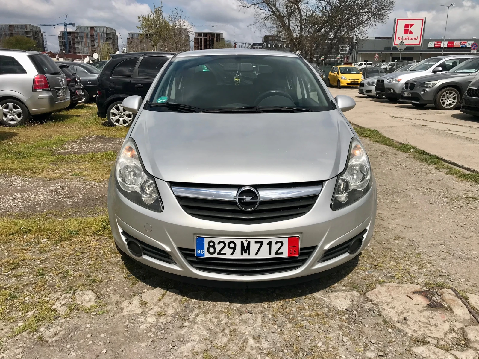 Opel Corsa 1.4i-87kc.