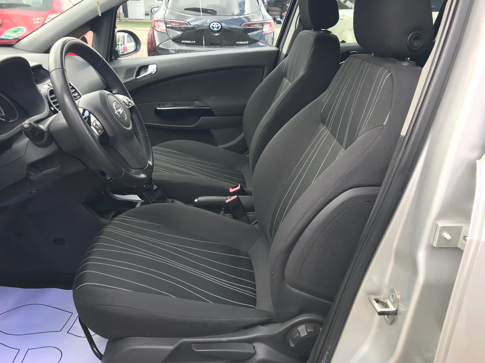 Opel Corsa 1.4i-87kc., снимка 10 - Автомобили и джипове - 54236160