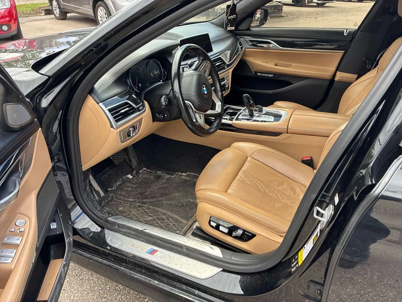 BMW 750 xDrive /360/DISTRONIC/Harman Kardon , снимка 5 - Автомобили и джипове - 54379118