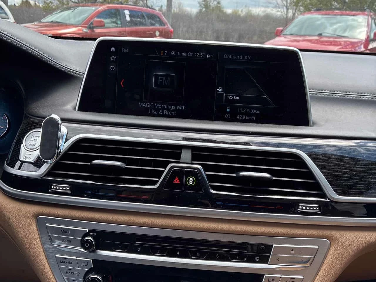 BMW 750 xDrive /360/DISTRONIC/Harman Kardon , снимка 9 - Автомобили и джипове - 54379118