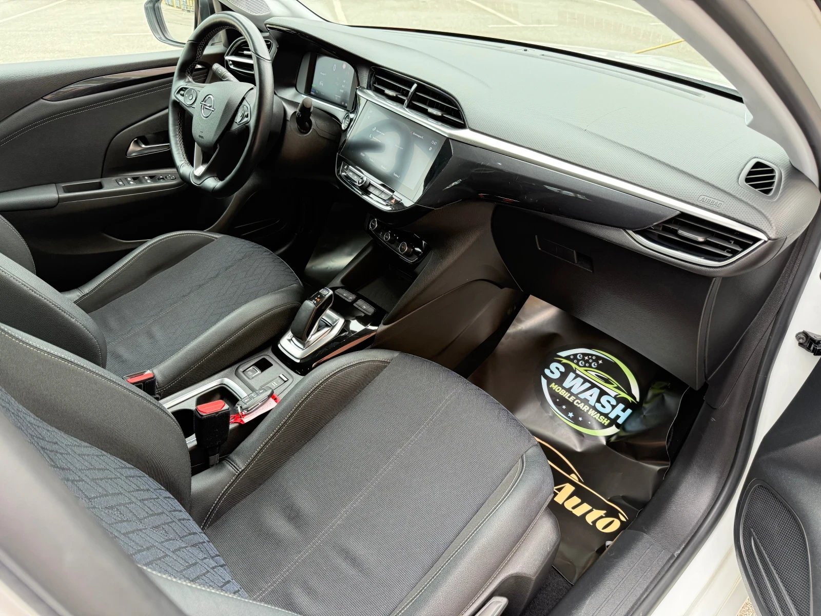 Opel Corsa 50KW* 98%Батерия* М.Точка* DISTR* КАМЕРА* ПОДГР* , снимка 14 - Автомобили и джипове - 54462582