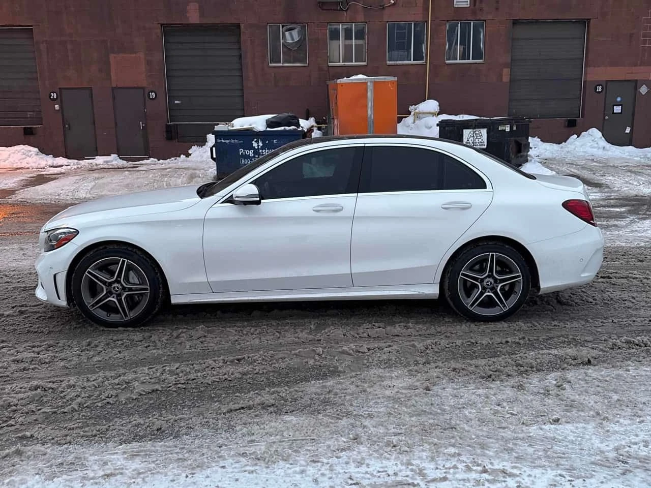 Mercedes-Benz C 300 CARFAX, снимка 2 - Автомобили и джипове - 54564120