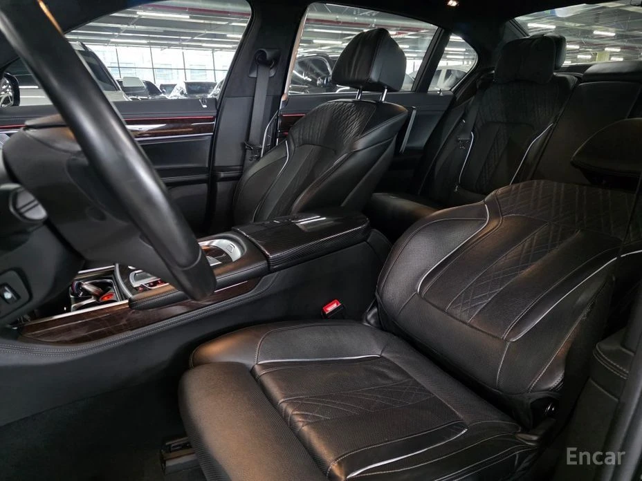 BMW 750, снимка 10 - Автомобили и джипове - 54626974