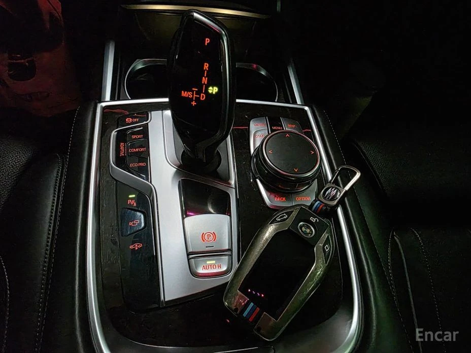 BMW 750, снимка 9 - Автомобили и джипове - 54626974