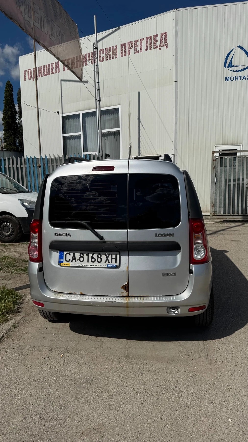 Dacia Logan, снимка 5 - Автомобили и джипове - 54746057