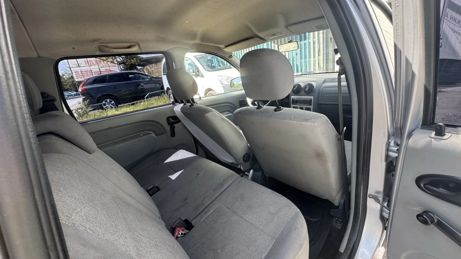 Dacia Logan, снимка 6 - Автомобили и джипове - 54746057