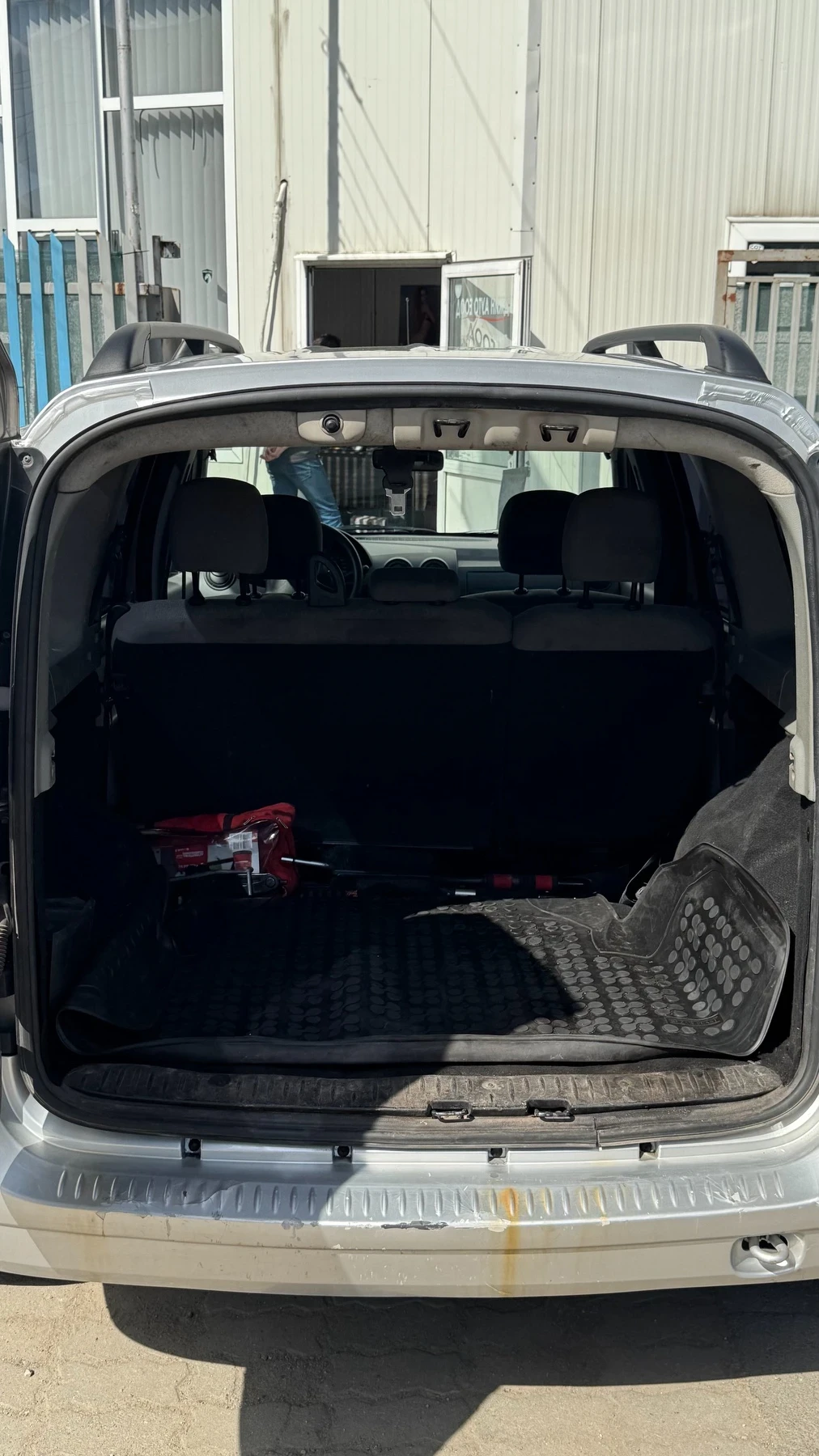 Dacia Logan, снимка 3 - Автомобили и джипове - 54746057