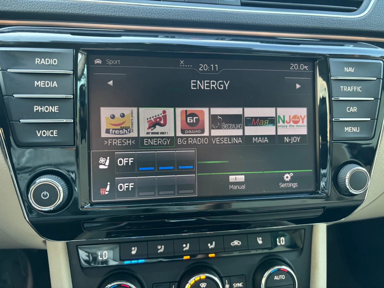 Skoda Superb 2.0TDI 4x4 DSG LAURIN&KLEMENT, снимка 11 - Автомобили и джипове - 54896704