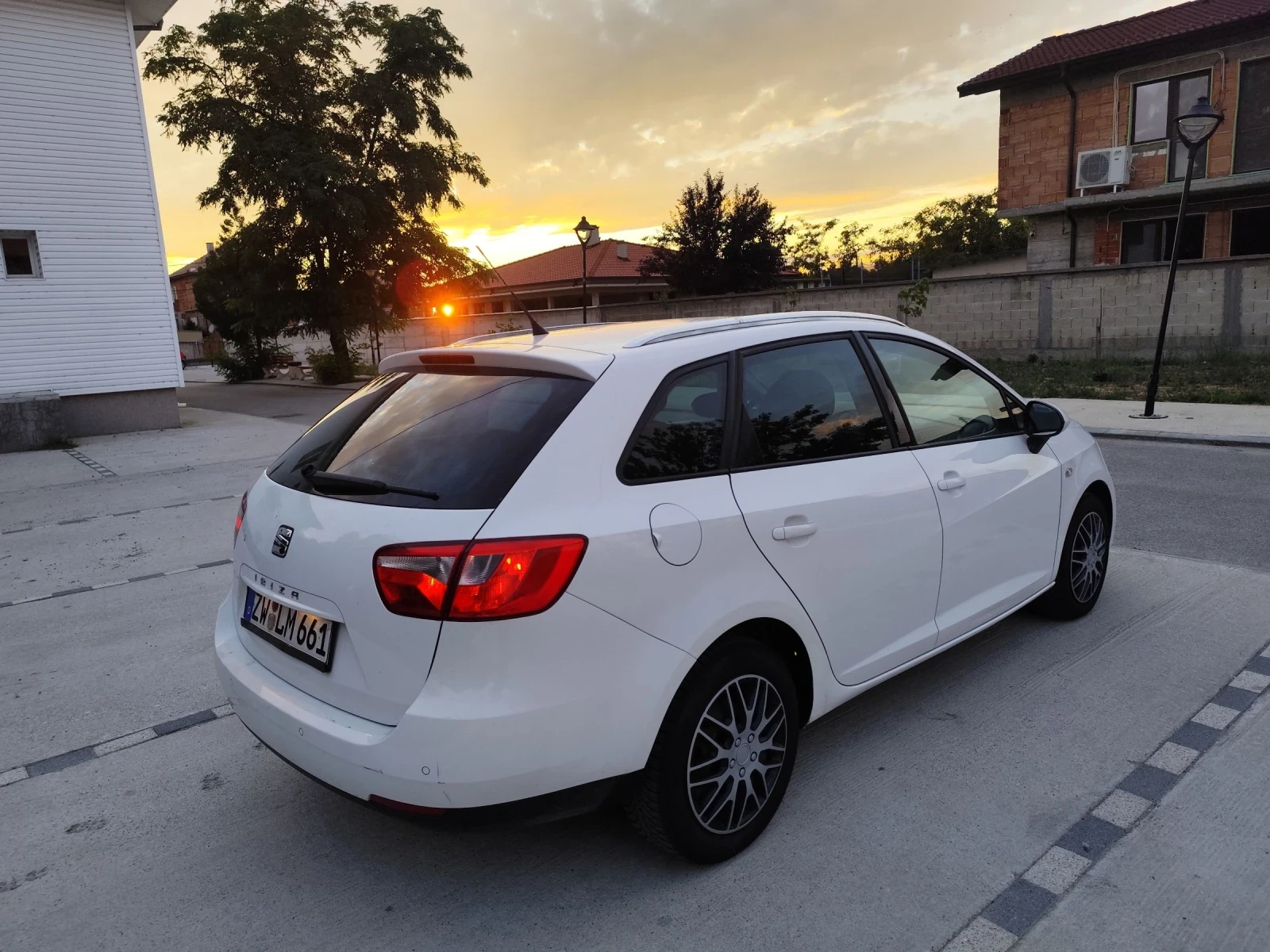 Seat Ibiza 1.6 TDI, снимка 5 - Автомобили и джипове - 55271132