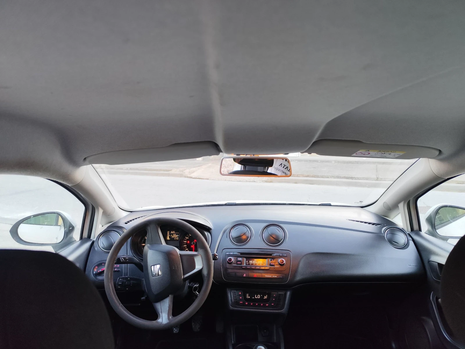 Seat Ibiza 1.6 TDI, снимка 9 - Автомобили и джипове - 55066046