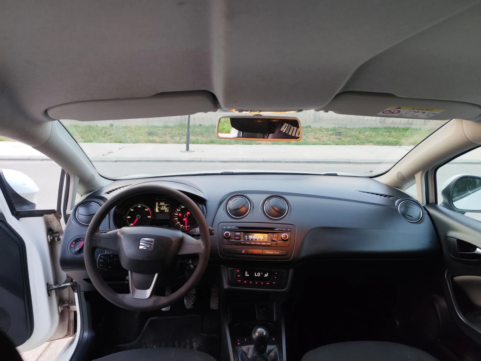 Seat Ibiza 1.6 TDI, снимка 11 - Автомобили и джипове - 55271132