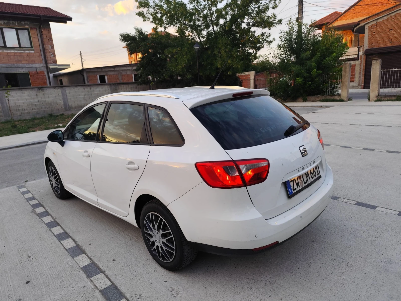 Seat Ibiza 1.6 TDI, снимка 6 - Автомобили и джипове - 55271132