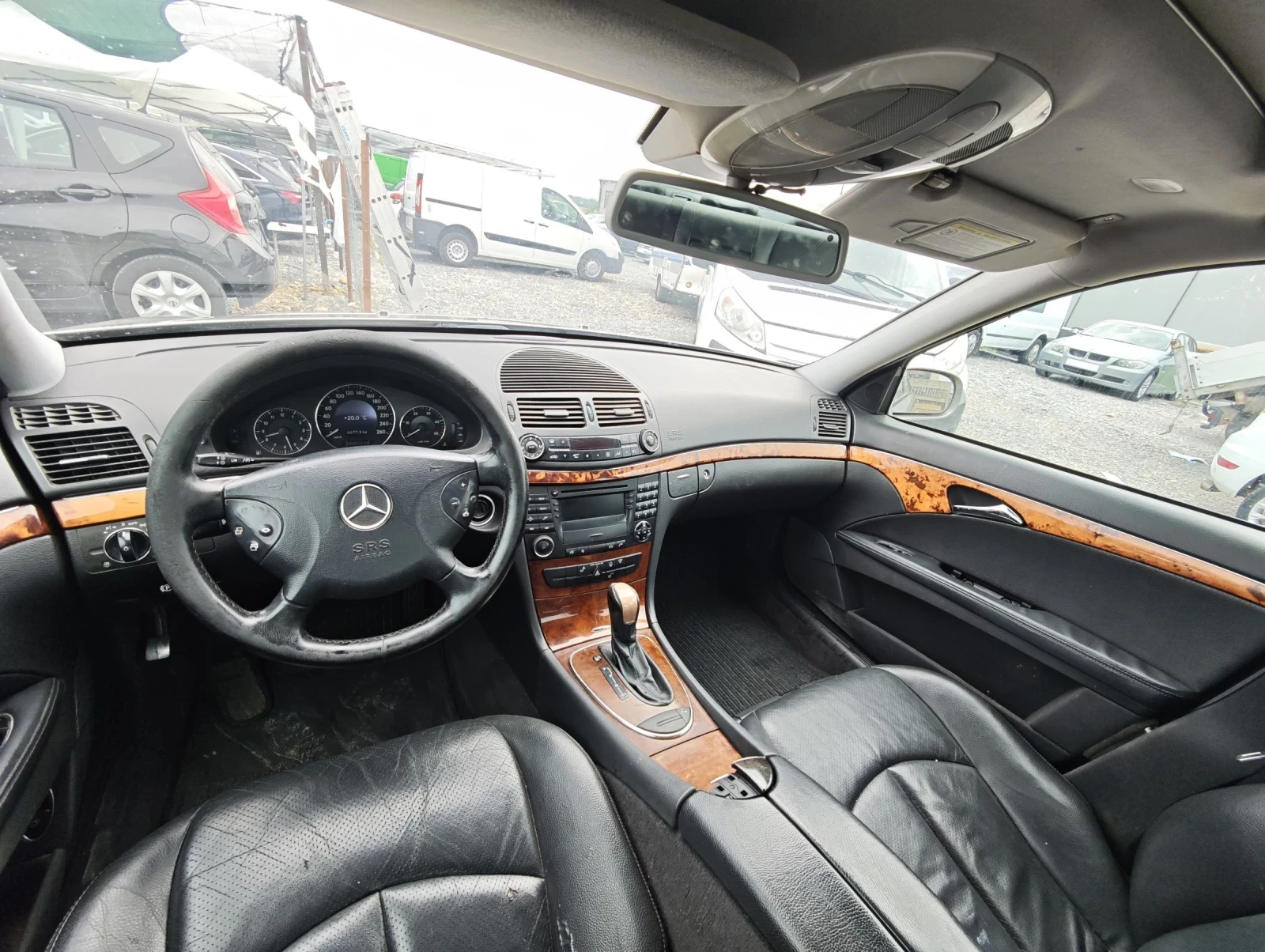 Mercedes-Benz E 270, снимка 10 - Автомобили и джипове - 55151833