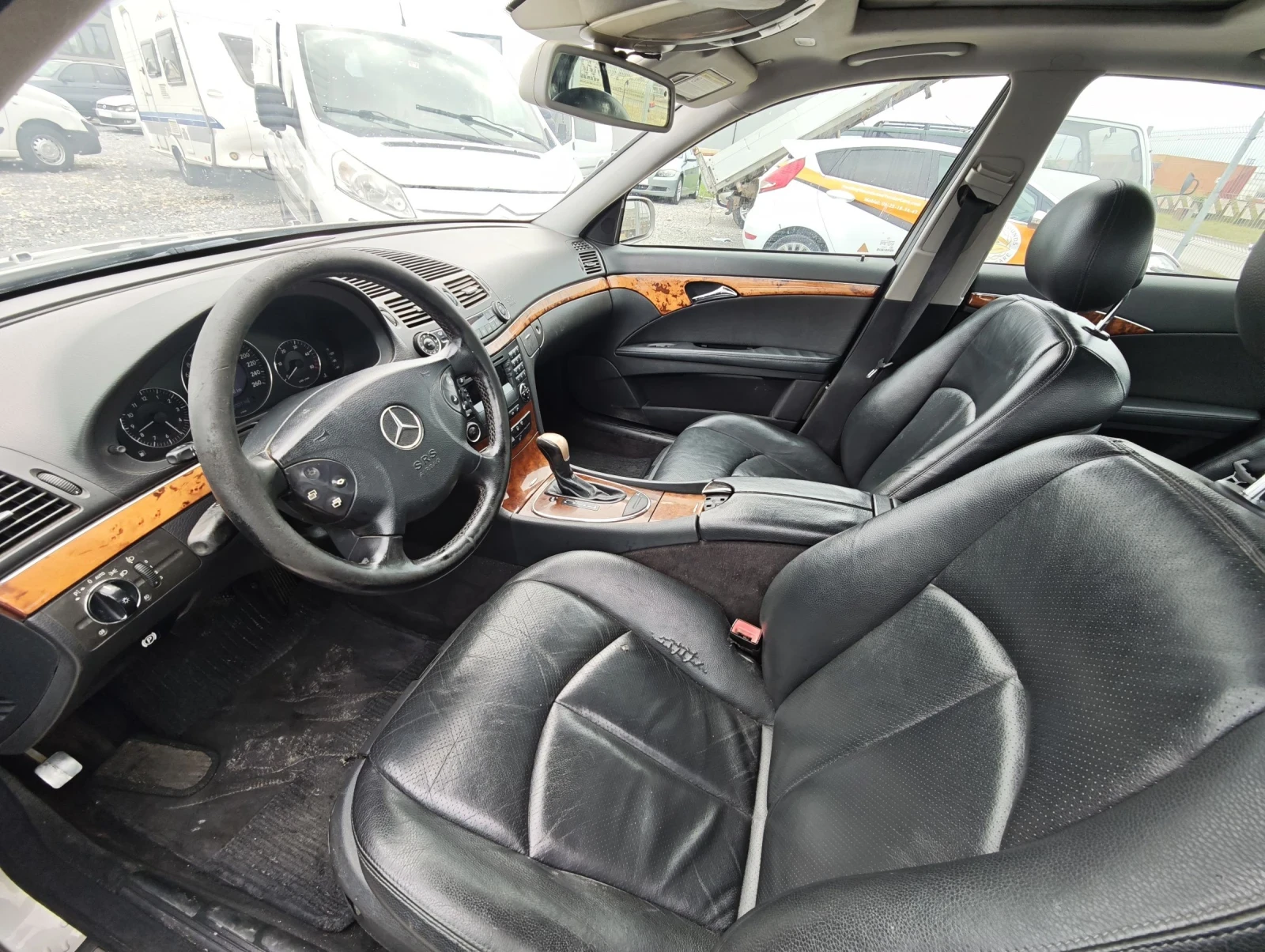 Mercedes-Benz E 270, снимка 9 - Автомобили и джипове - 55151833
