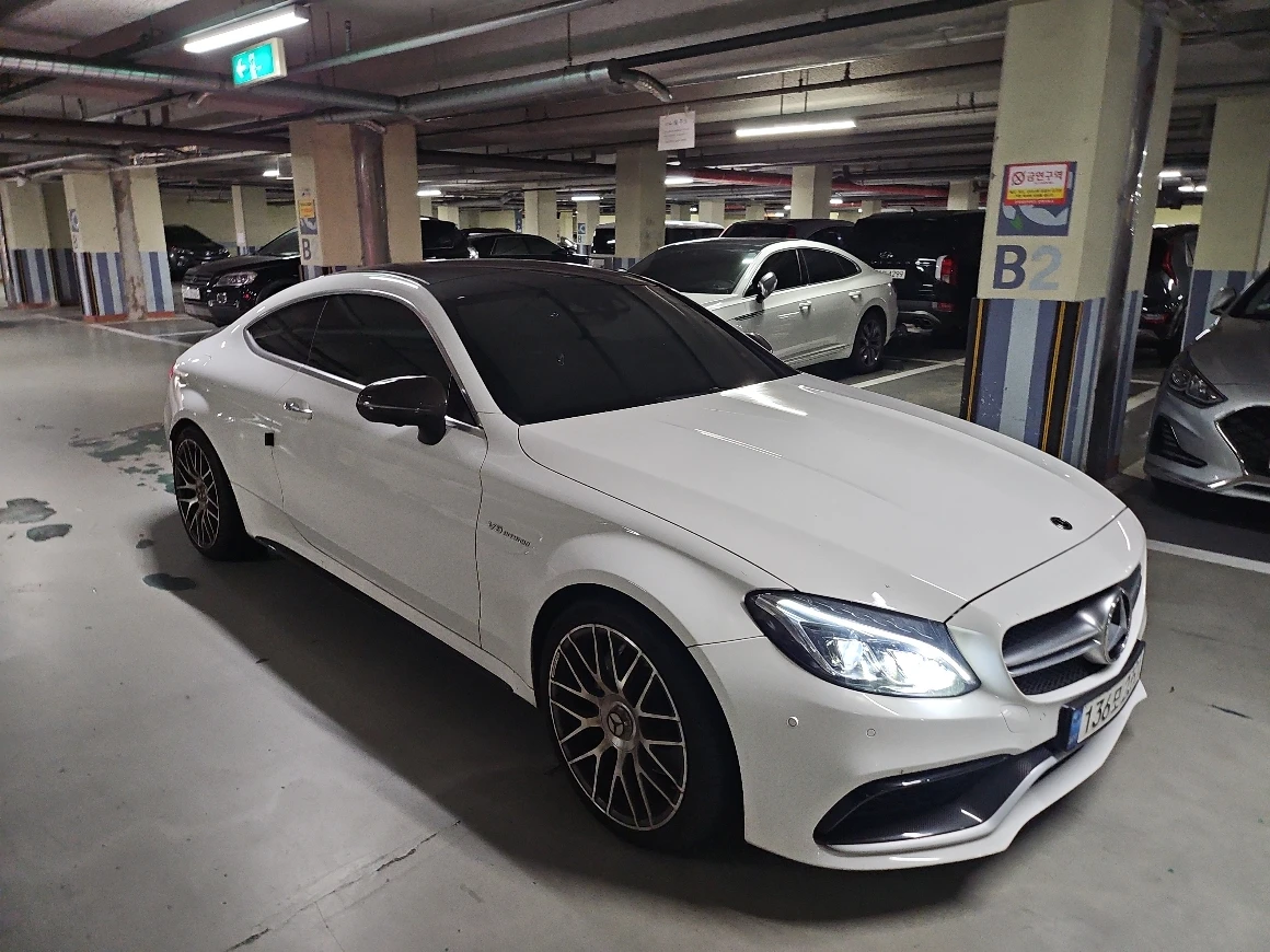 Mercedes-Benz C 63 AMG BLIND SPOT* HUD* ЕЛ. БАГАЖНИК* 360* КРАЙНА ЦЕНА, снимка 3 - Автомобили и джипове - 55963593