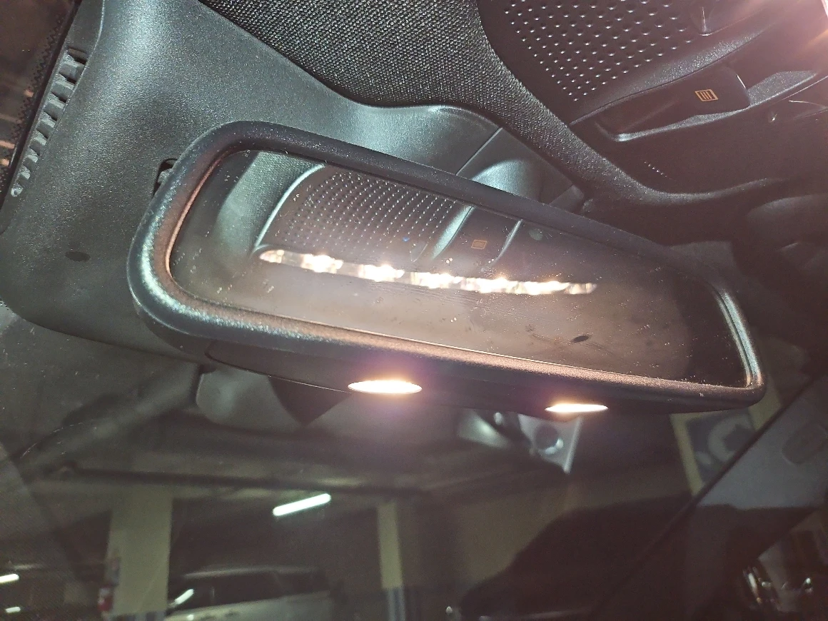 Mercedes-Benz C 63 AMG BLIND SPOT* HUD* ЕЛ. БАГАЖНИК* 360* КРАЙНА ЦЕНА, снимка 10 - Автомобили и джипове - 55963593