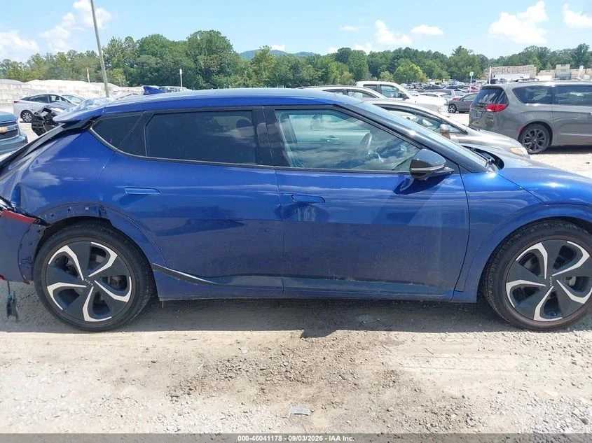 Kia EV6, снимка 4 - Автомобили и джипове - 56700338