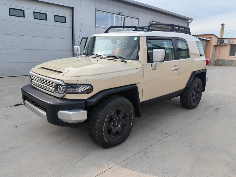 Toyota Fj cruiser 4.0 V6 Ръчка, снимка 4 - Автомобили и джипове - 47330027