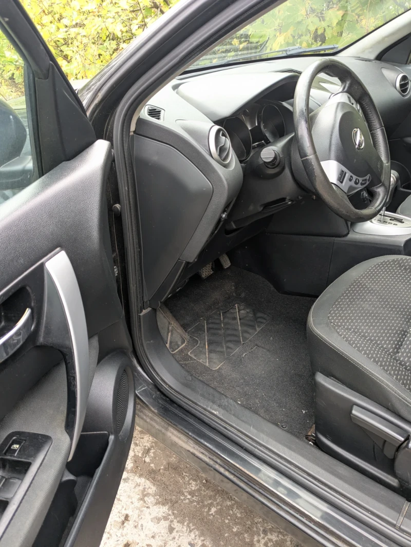Nissan Qashqai, снимка 6 - Автомобили и джипове - 52264361