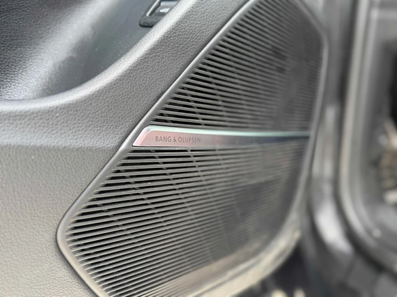 Audi SQ8 * 4.0 TFSI quattro * CARFAX * ЦЕНА ДО БГ, снимка 12 - Автомобили и джипове - 53214339