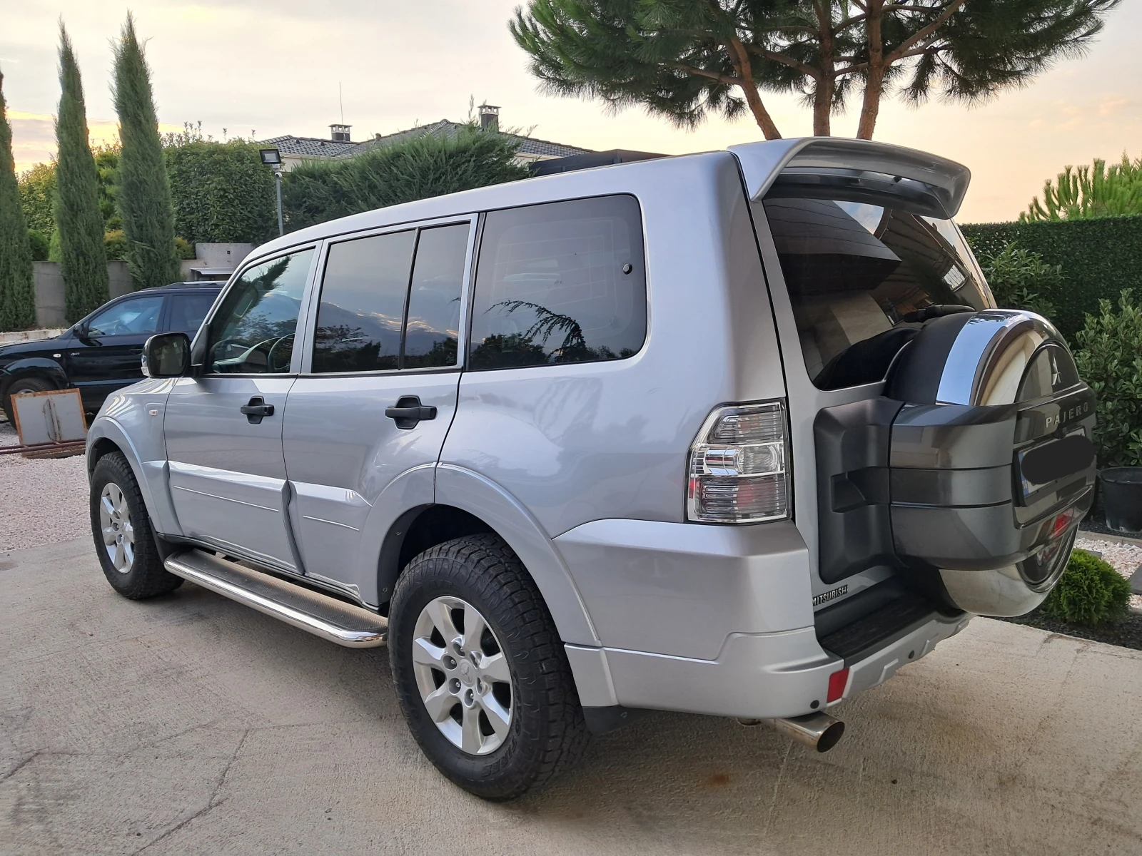 Mitsubishi Pajero 134000 км-ПЪЛНА СЕРВИЗНА ИСТОРИЯ В СИЛВЪР СТАР - изображение 4