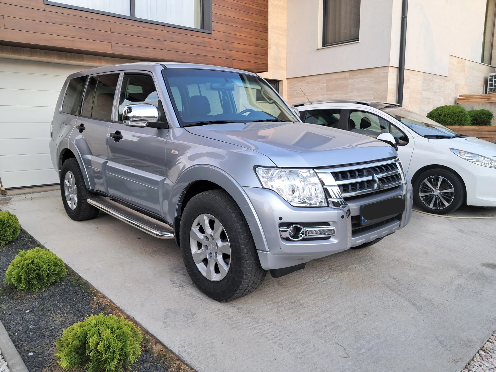 Mitsubishi Pajero 134000 км-ПЪЛНА СЕРВИЗНА ИСТОРИЯ В СИЛВЪР СТАР - изображение 2