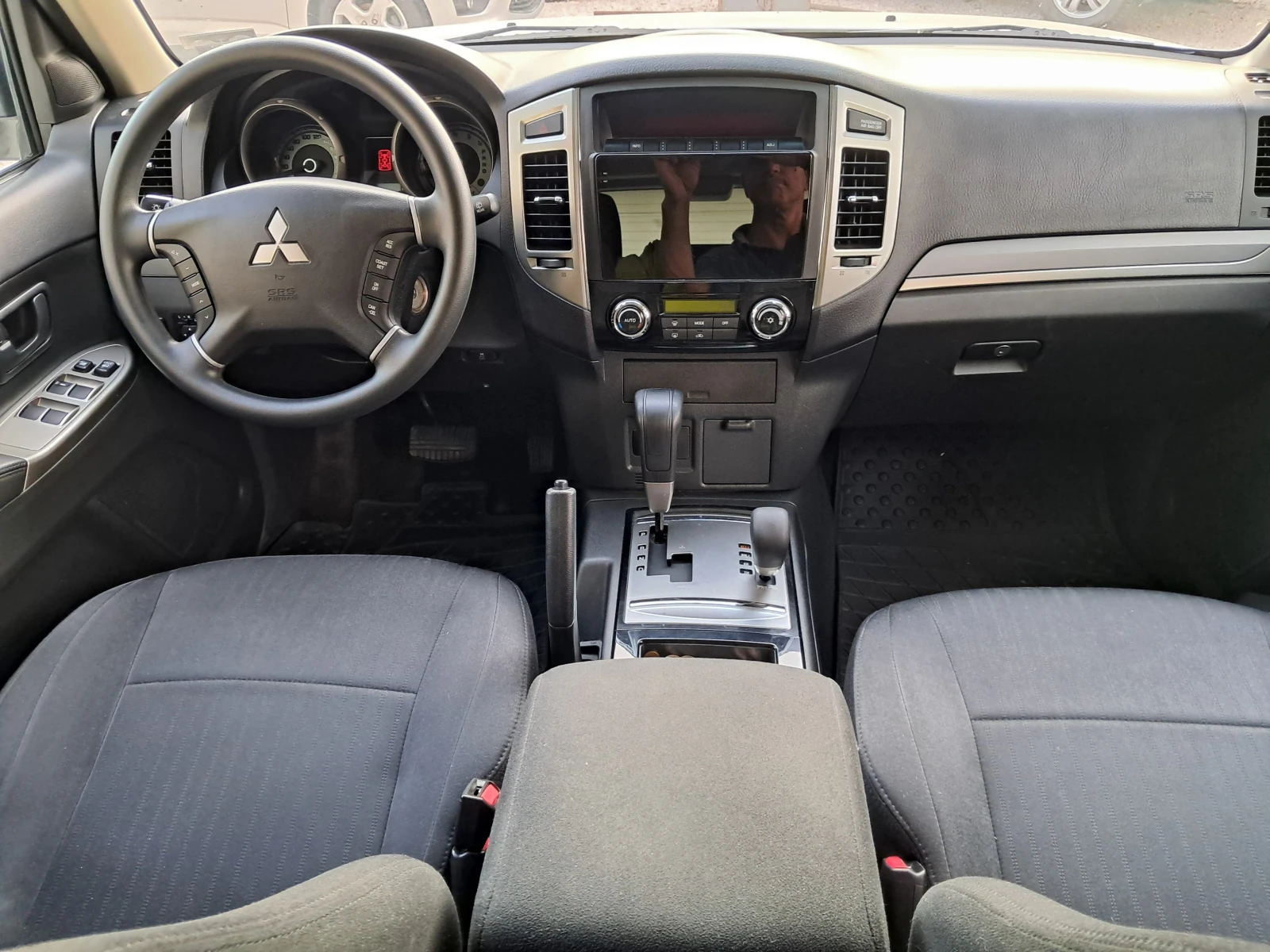 Mitsubishi Pajero 134000 км-ПЪЛНА СЕРВИЗНА ИСТОРИЯ В СИЛВЪР СТАР - изображение 8