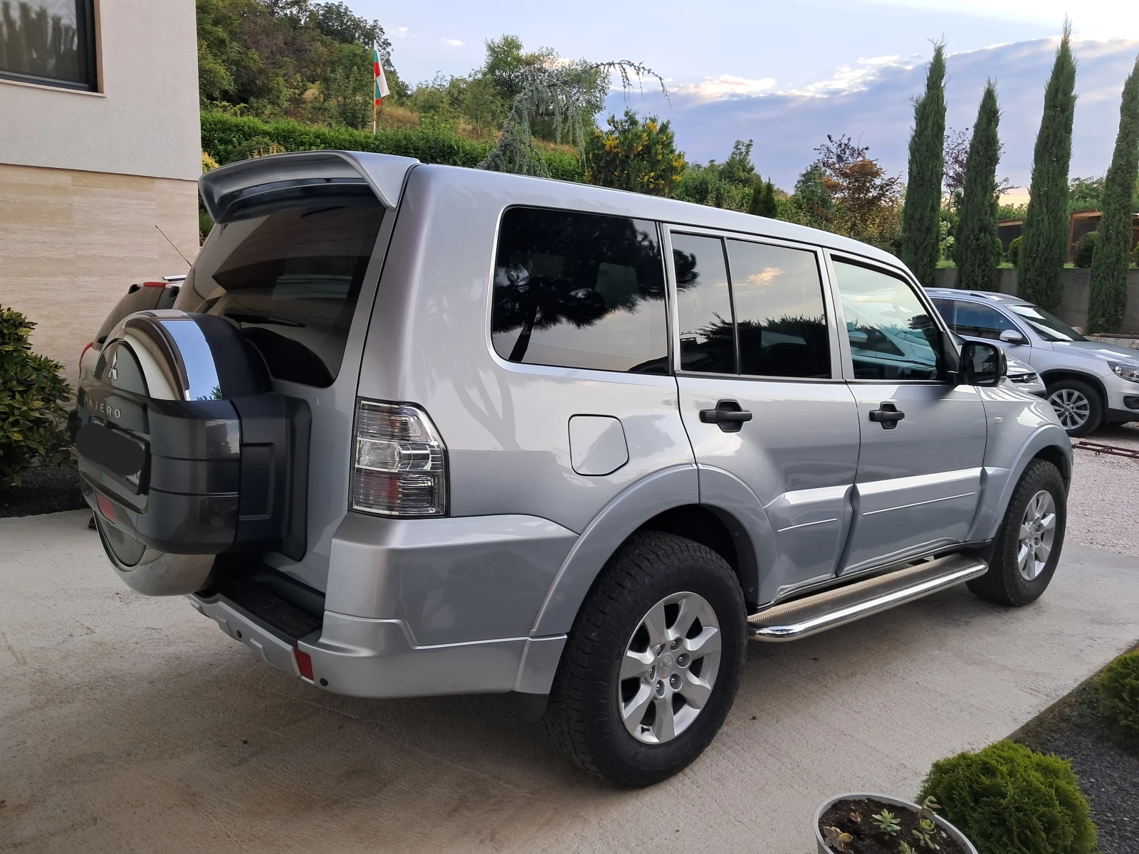 Mitsubishi Pajero 134000 км-ПЪЛНА СЕРВИЗНА ИСТОРИЯ В СИЛВЪР СТАР - изображение 3
