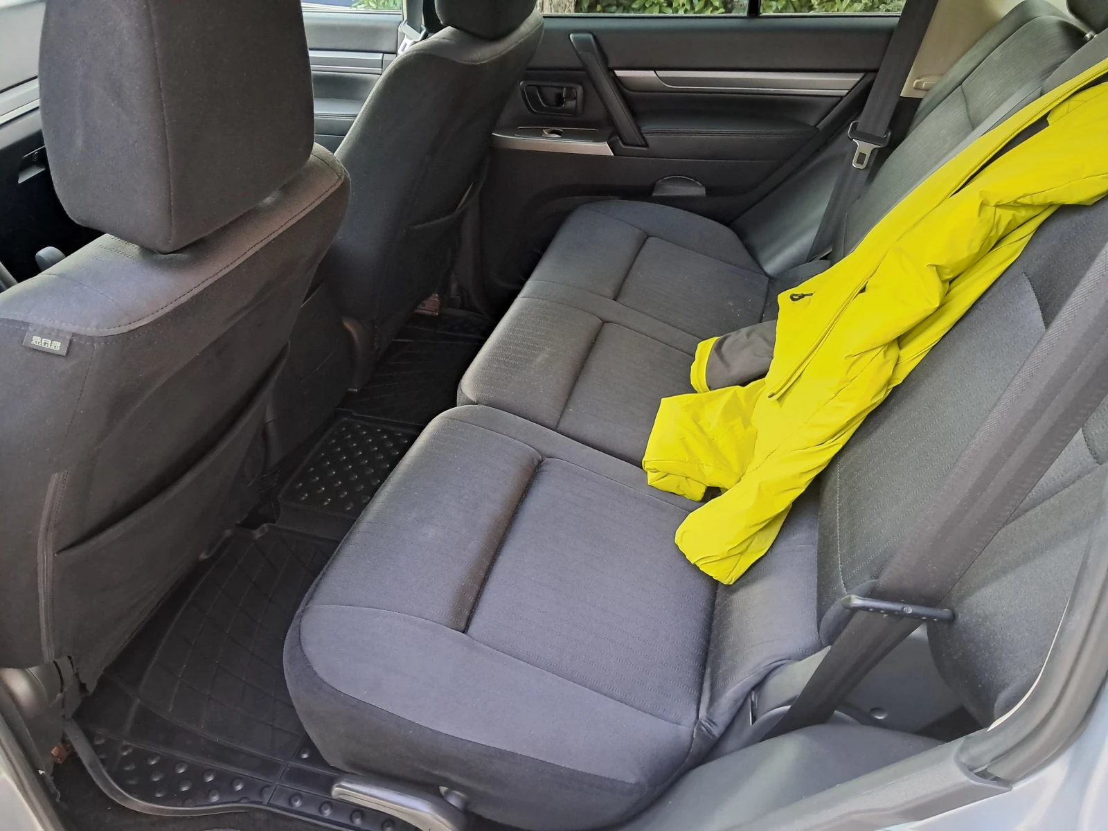 Mitsubishi Pajero 134000 км-ПЪЛНА СЕРВИЗНА ИСТОРИЯ В СИЛВЪР СТАР - изображение 7